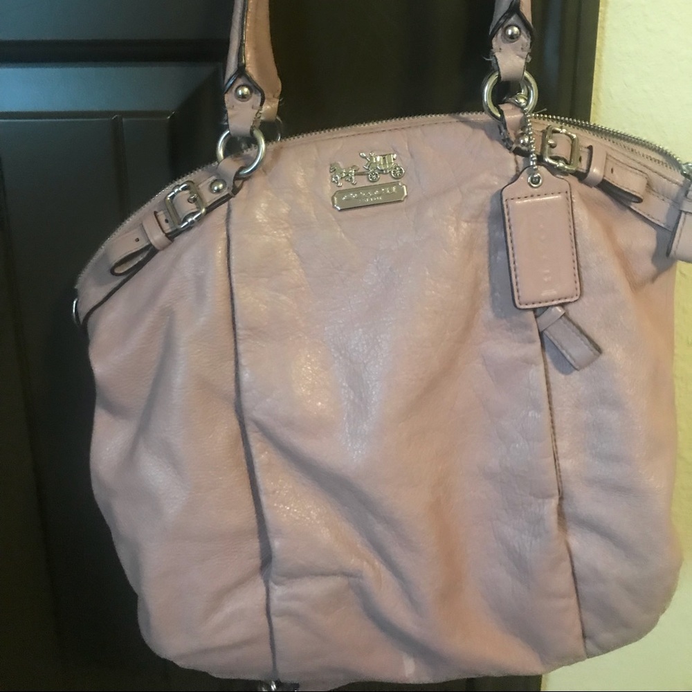 Like new Coach purse. Smoke and pet free home.